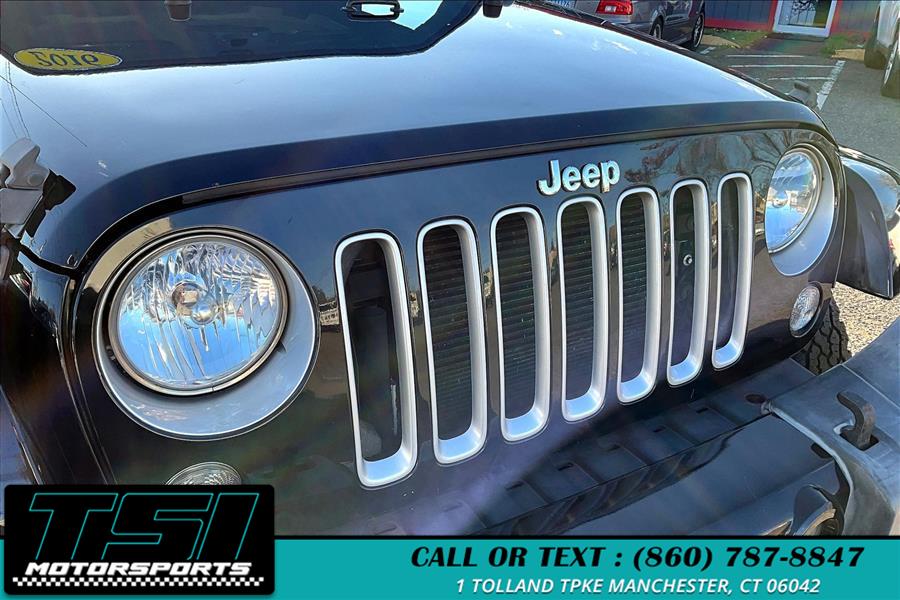 2016 Jeep Wrangler Unlimited 4WD 4dr Sahara photo