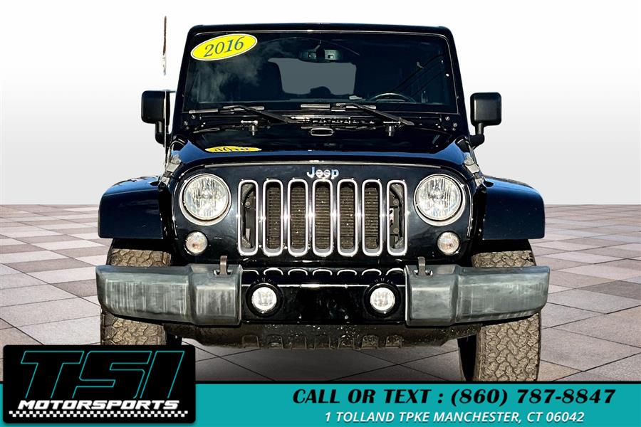 2016 Jeep Wrangler Unlimited 4WD 4dr Sahara photo