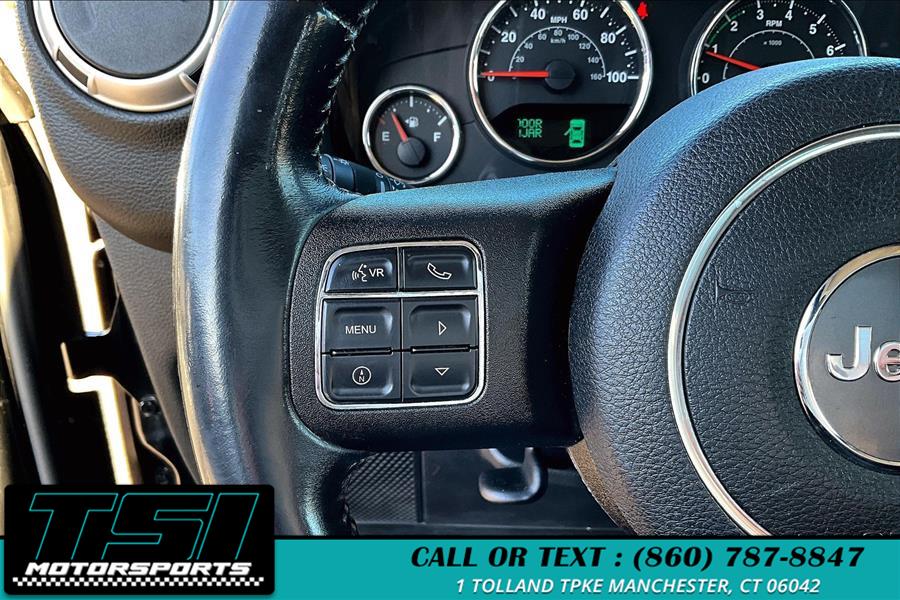 2016 Jeep Wrangler Unlimited 4WD 4dr Sahara photo