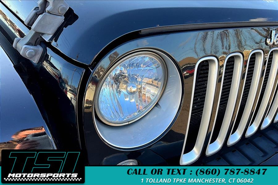 2016 Jeep Wrangler Unlimited 4WD 4dr Sahara photo
