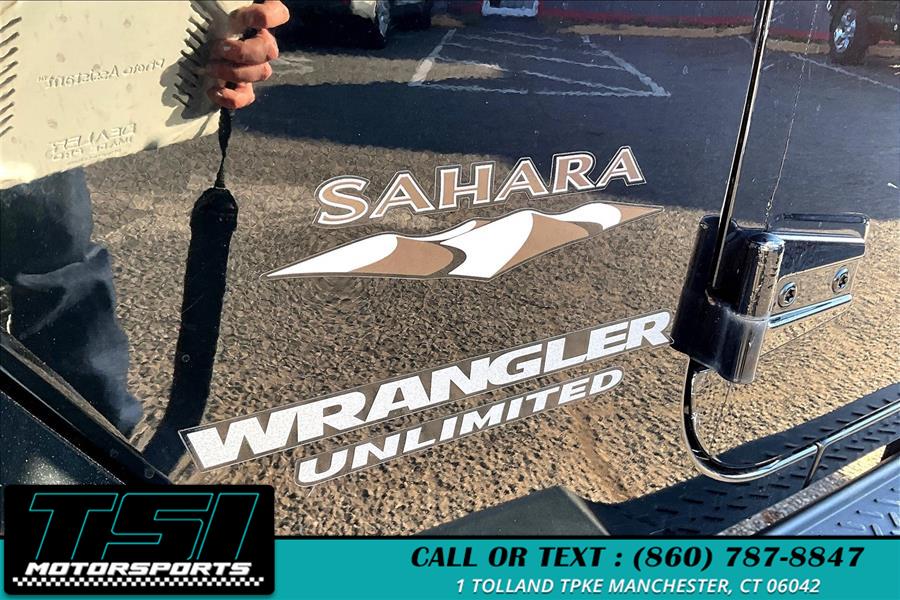 2016 Jeep Wrangler Unlimited 4WD 4dr Sahara photo
