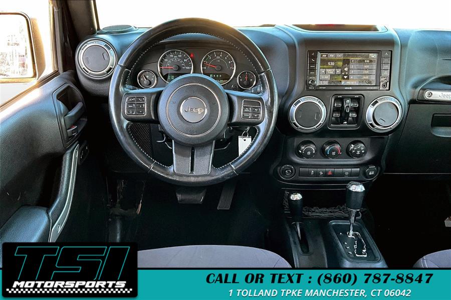 2016 Jeep Wrangler Unlimited 4WD 4dr Sahara photo