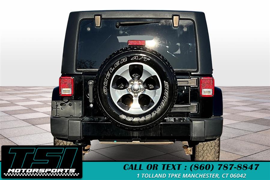 2016 Jeep Wrangler Unlimited 4WD 4dr Sahara photo