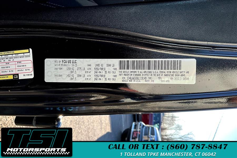 2016 Jeep Wrangler Unlimited 4WD 4dr Sahara photo