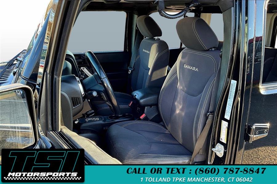 2016 Jeep Wrangler Unlimited 4WD 4dr Sahara photo
