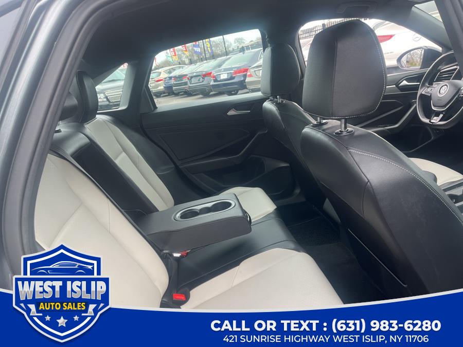 2019 Volkswagen Jetta R-Line Auto w/SULEV photo