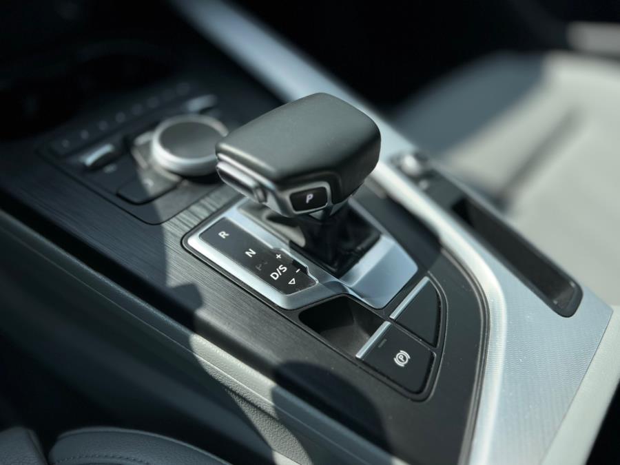 2019 Audi A4 Premium 45 TFSI quattro photo