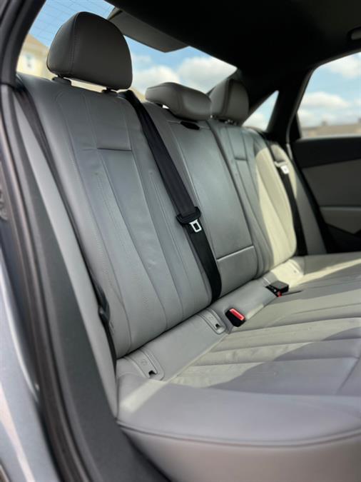 2019 Audi A4 Premium 45 TFSI quattro photo
