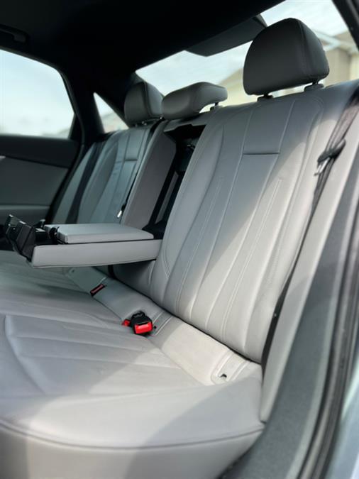2019 Audi A4 Premium 45 TFSI quattro photo