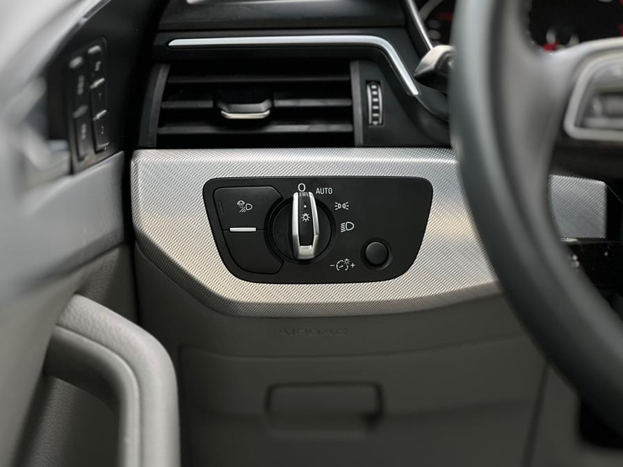 2019 Audi A4 Premium 45 TFSI quattro photo
