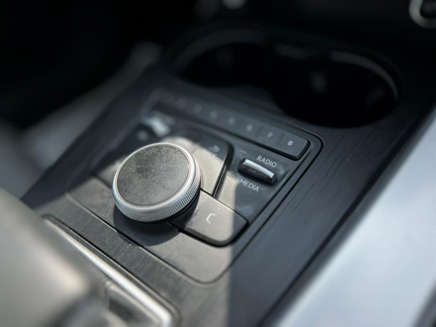 2019 Audi A4 Premium 45 TFSI quattro photo