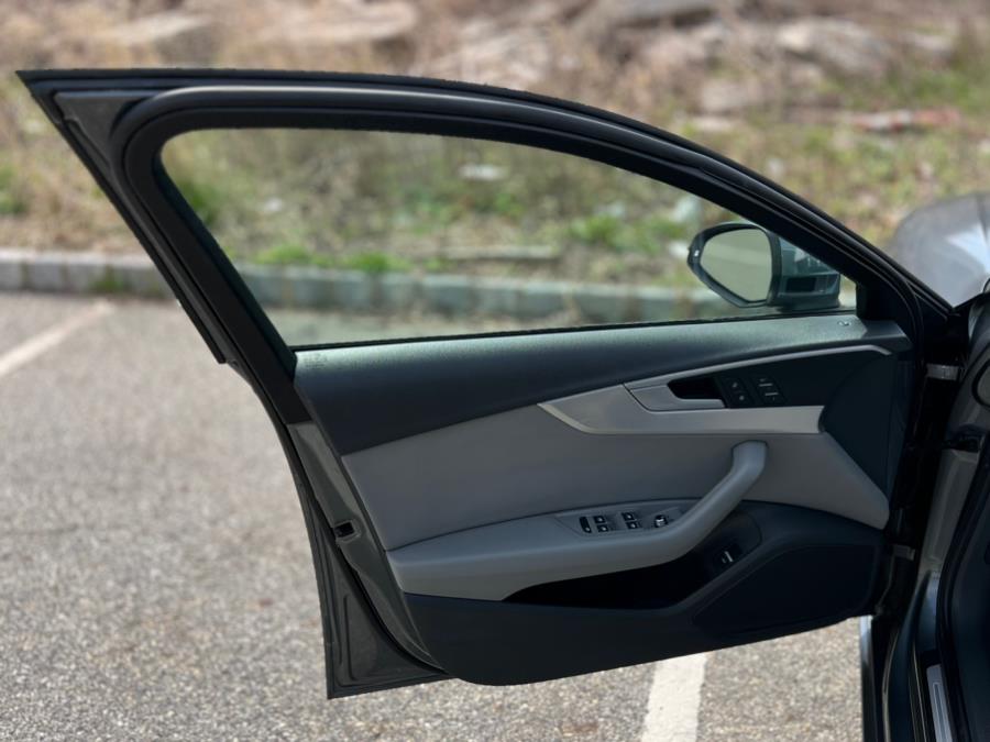 2019 Audi A4 Premium 45 TFSI quattro photo