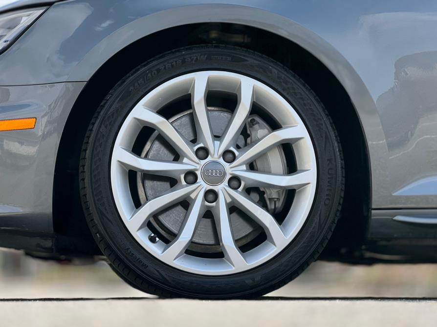 2019 Audi A4 Premium 45 TFSI quattro photo
