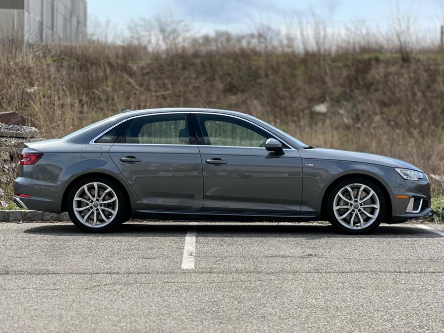 2019 Audi A4 Premium 45 TFSI quattro photo