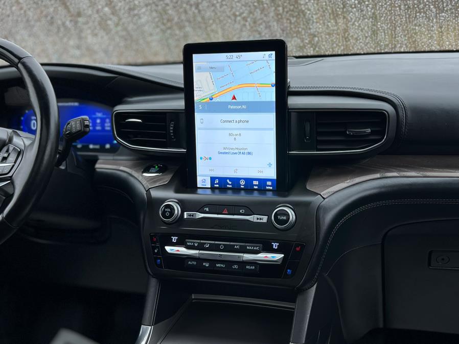 2020 Ford Explorer Platinum 4WD photo