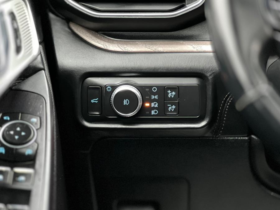 2020 Ford Explorer Platinum 4WD photo