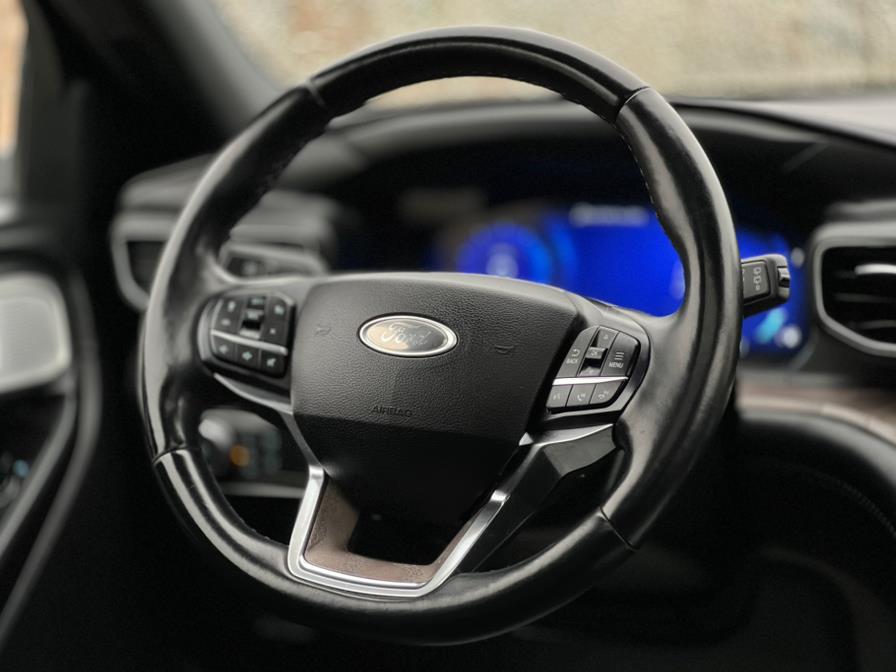 2020 Ford Explorer Platinum 4WD photo