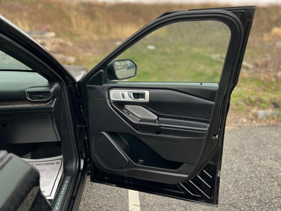 2020 Ford Explorer Platinum 4WD photo