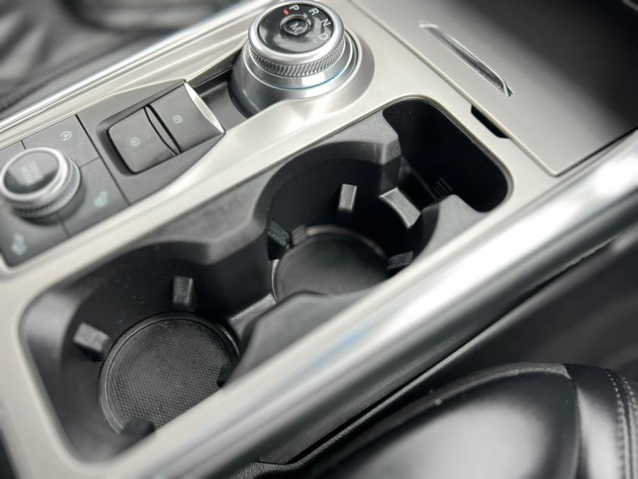 2020 Ford Explorer Platinum 4WD photo