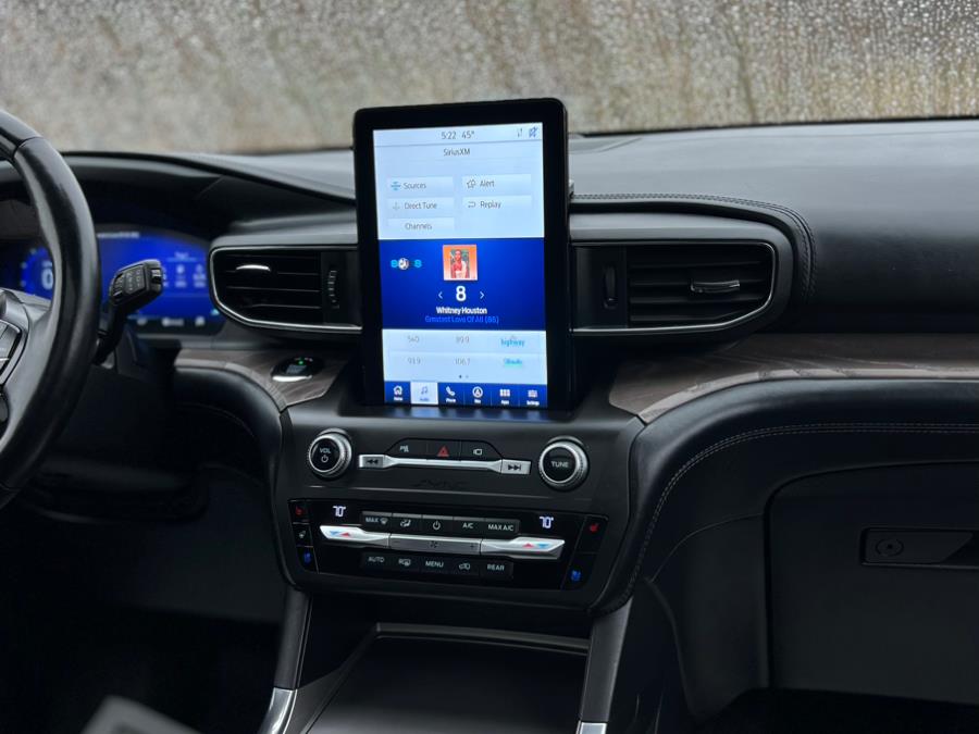 2020 Ford Explorer Platinum 4WD photo