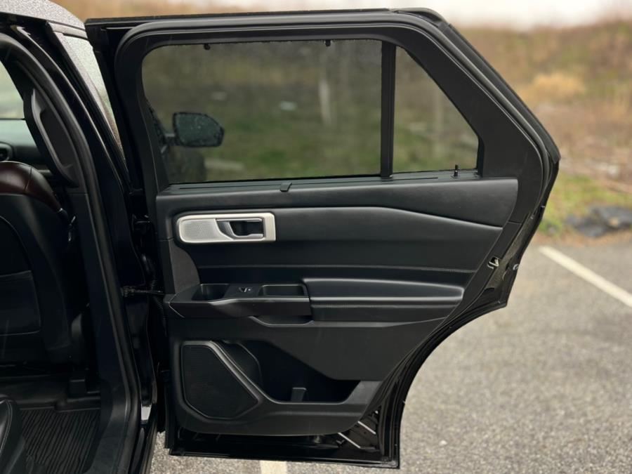 2020 Ford Explorer Platinum 4WD photo