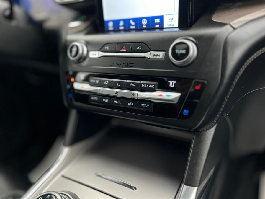 2020 Ford Explorer Platinum 4WD photo