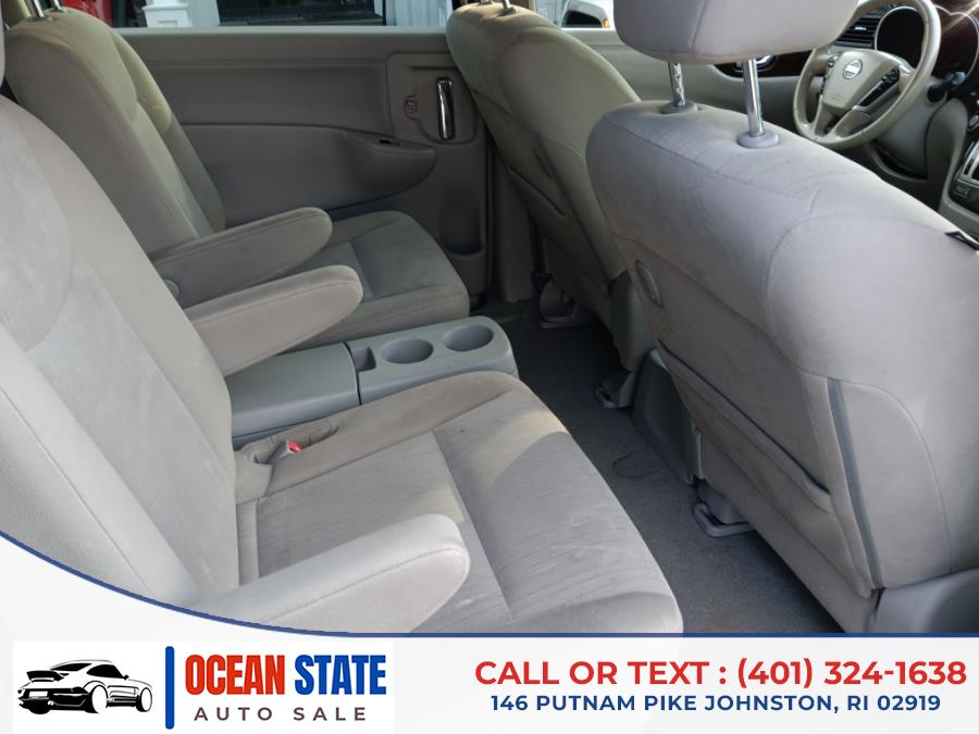 2015 Nissan Quest 4dr SV photo