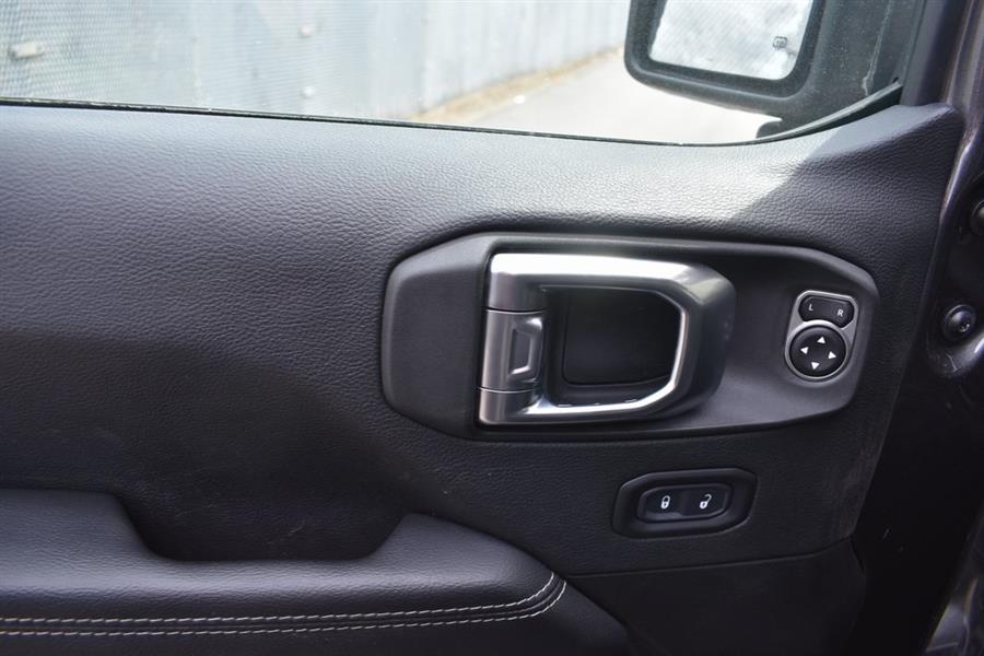 2023 Jeep Wrangler Sahara 4xe photo