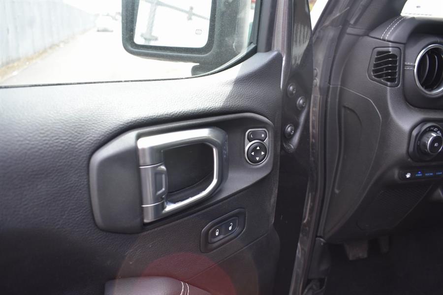 2023 Jeep Wrangler Sahara 4xe photo