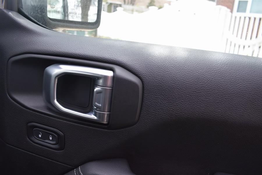 2023 Jeep Wrangler Sahara 4xe photo