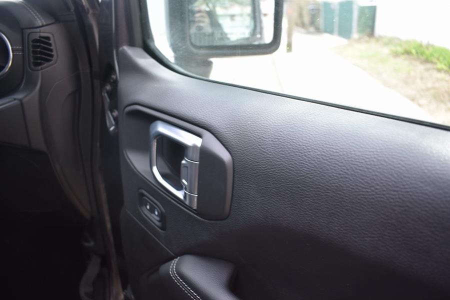 2023 Jeep Wrangler Sahara 4xe photo