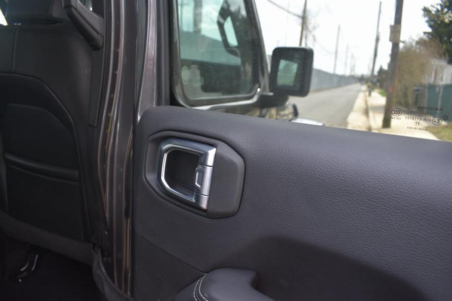2023 Jeep Wrangler Sahara 4xe photo