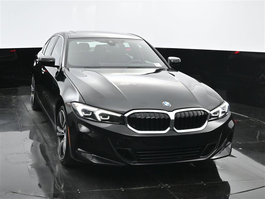 2024 BMW 3-Series 330i photo