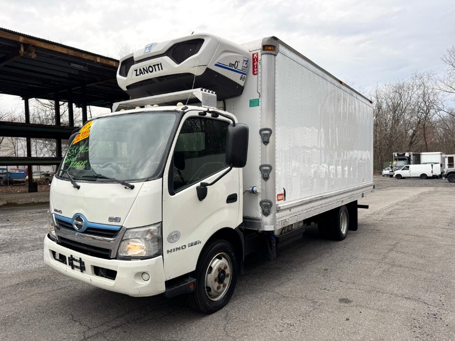 2015 Hino 195 Box Truck photo