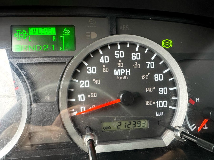 2013 Isuzu NPR HD 109