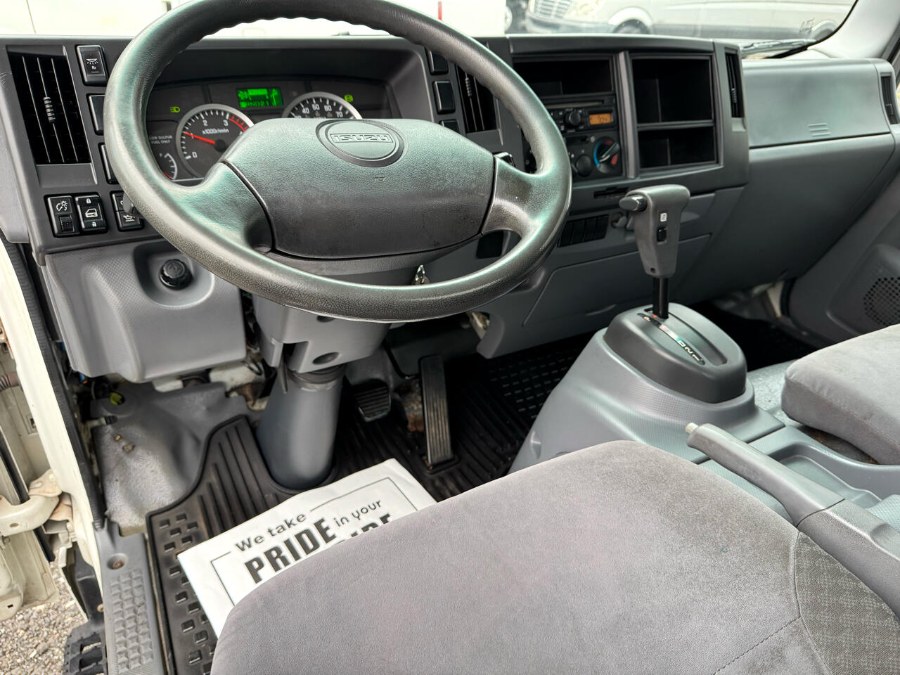 2013 Isuzu NPR HD 109