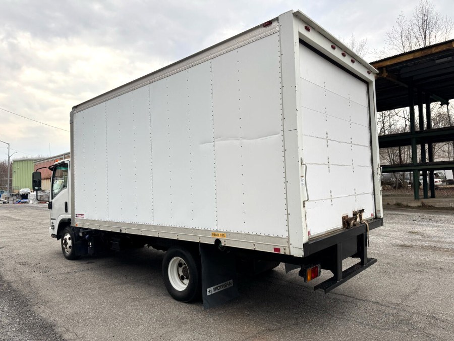 2013 Isuzu NPR HD 109