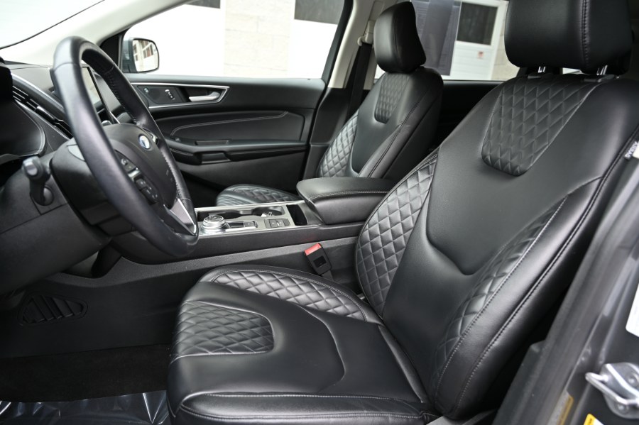 2023 Ford Edge Titanium AWD photo