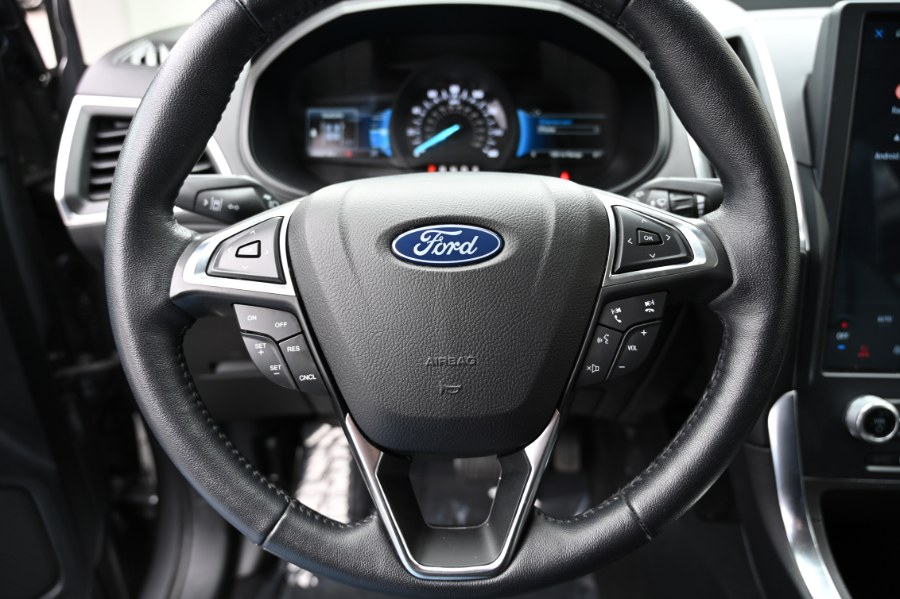 2023 Ford Edge Titanium AWD photo