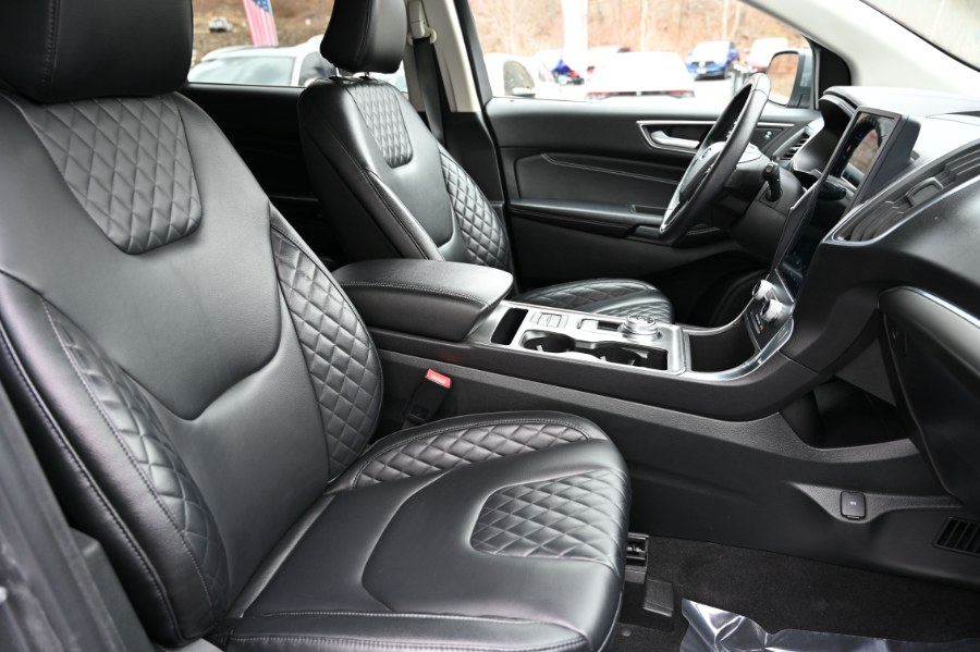 2023 Ford Edge Titanium AWD photo