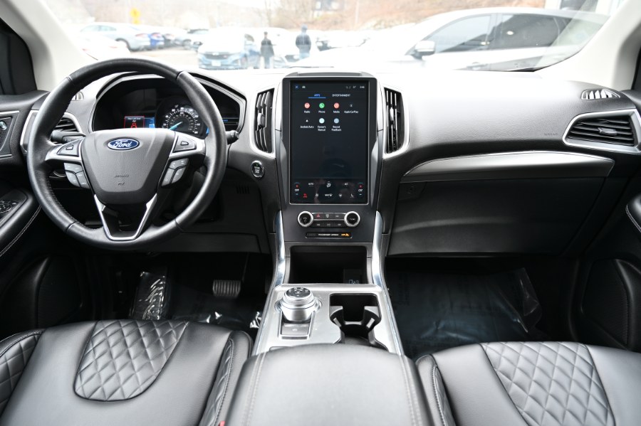 2023 Ford Edge Titanium AWD photo