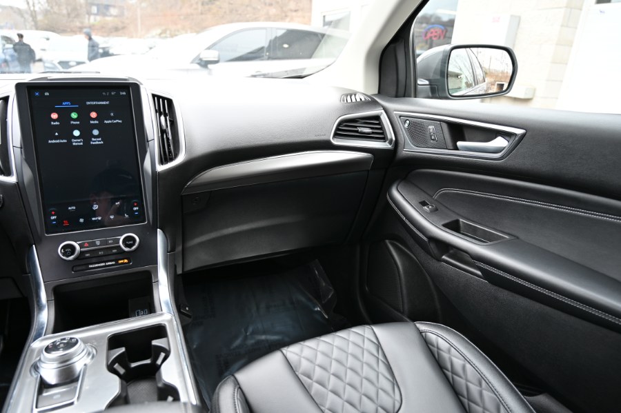 2023 Ford Edge Titanium AWD photo
