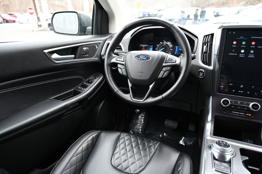 2023 Ford Edge Titanium AWD photo