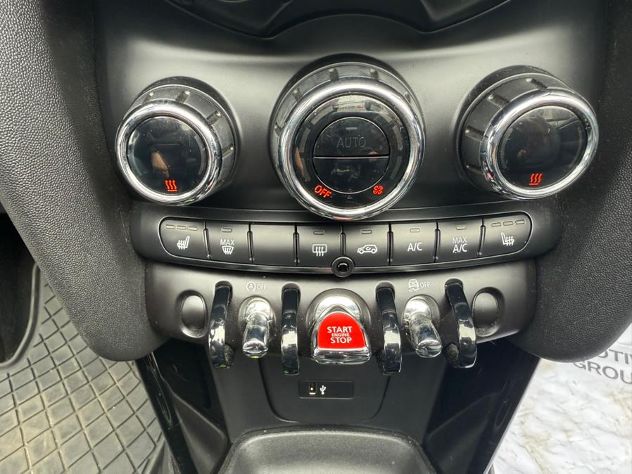 2019 MINI Cooper Signature photo