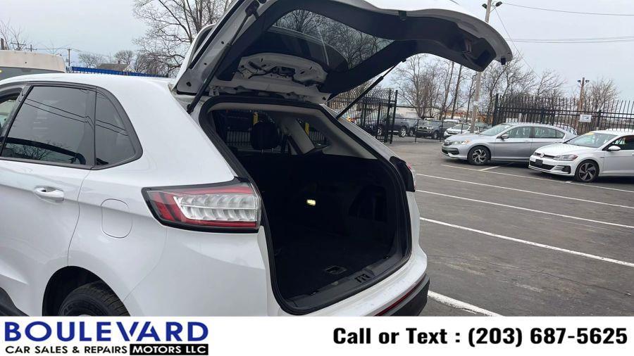 2016 Ford Edge SE Sport Utility 4D photo