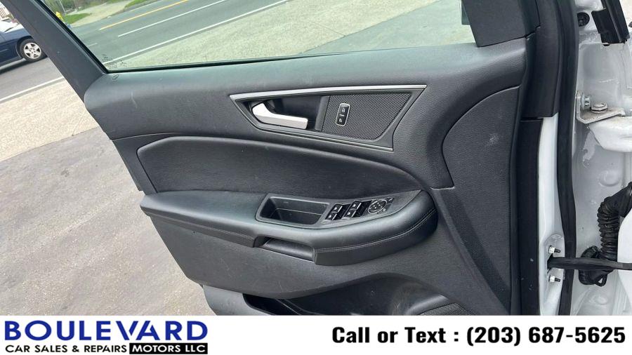 2016 Ford Edge SE Sport Utility 4D photo