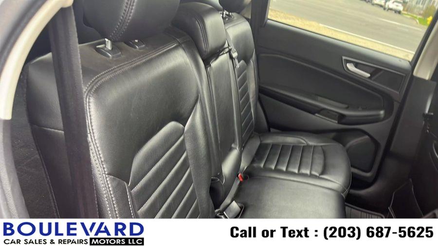 2016 Ford Edge SE Sport Utility 4D photo