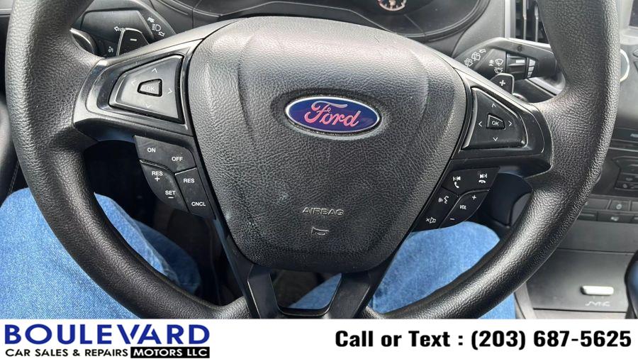 2016 Ford Edge SE Sport Utility 4D photo