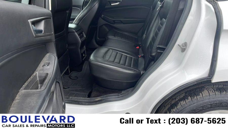 2016 Ford Edge SE Sport Utility 4D photo