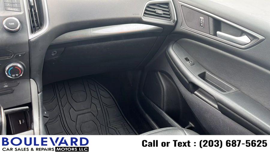 2016 Ford Edge SE Sport Utility 4D photo